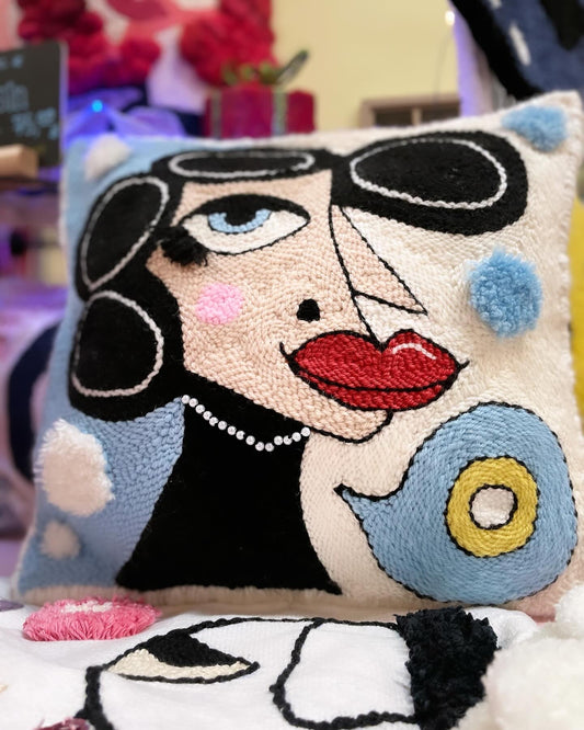 Miss Marilyn - Decorative Cushion - Punch needle - Abstract Art