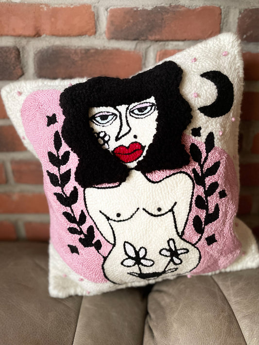 Miss Bettie - Decorative Cushion - Punch needle - Abstract Art
