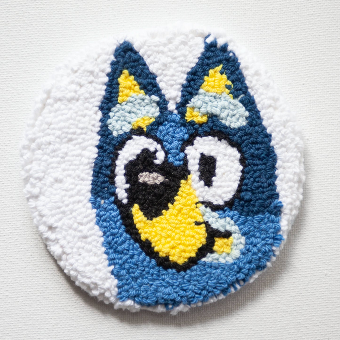 Sous-verres faits à la main - Punch needle sur tissu canvas récupéré