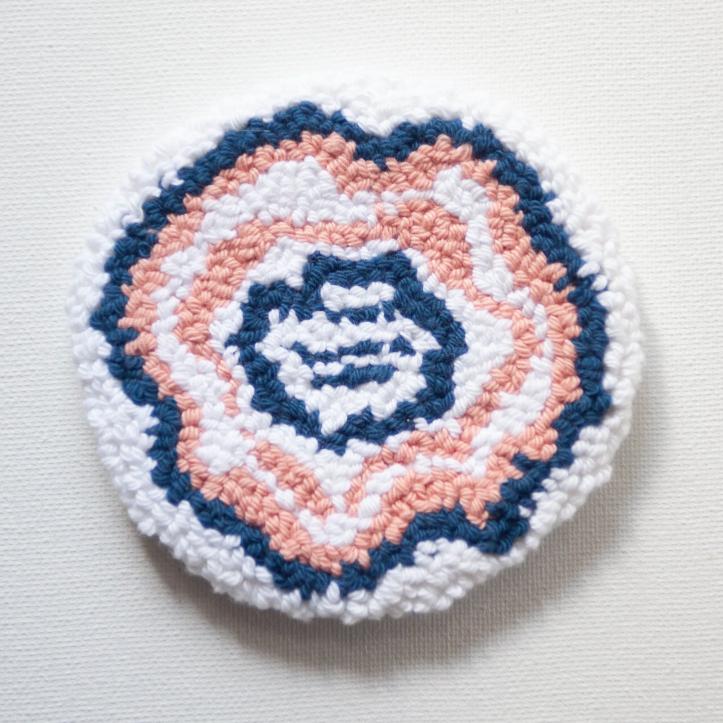 Sous-verres faits à la main - Punch needle sur tissu canvas récupéré