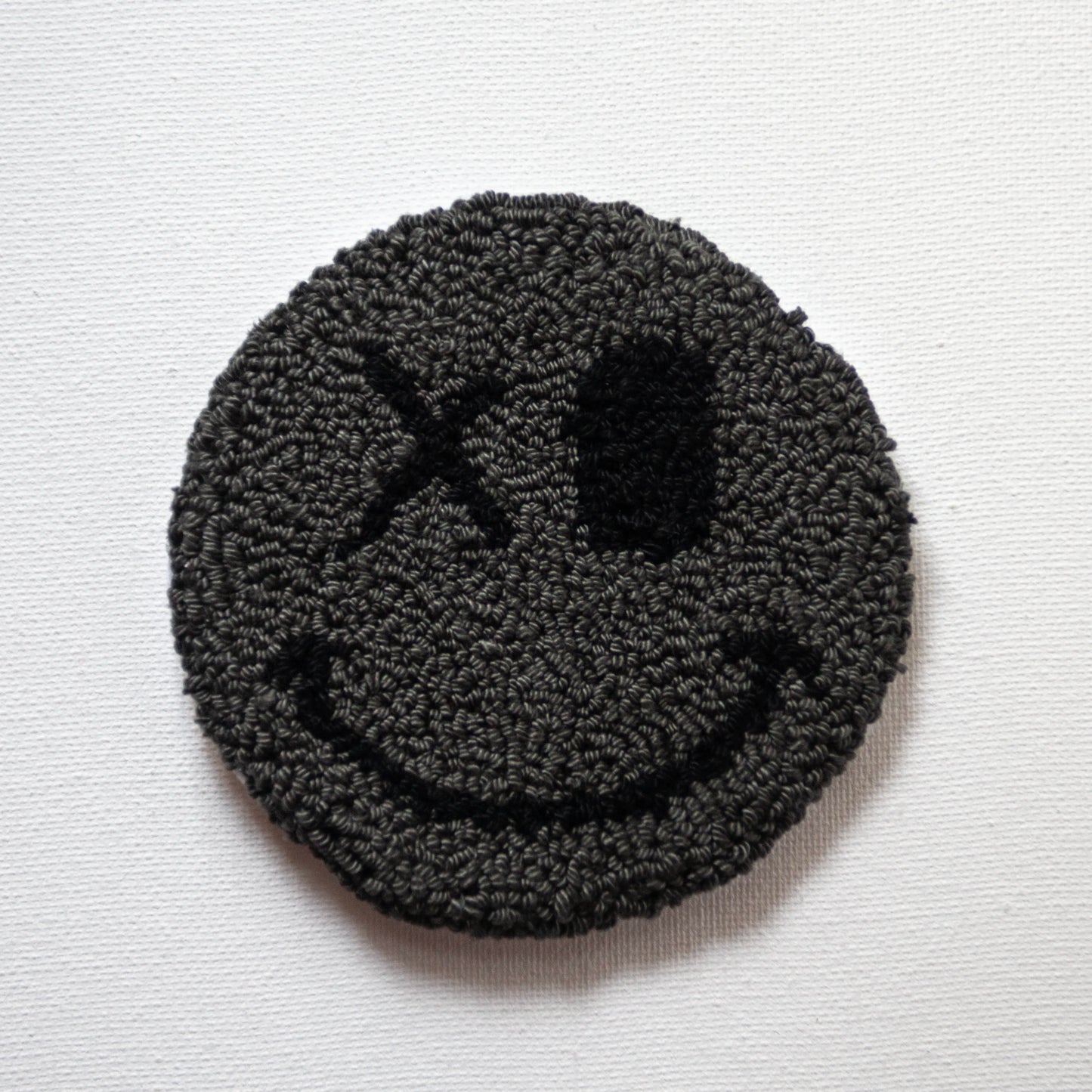 Sous-verres faits à la main - Série noire - Halloween - Punch needle sur tissu canvas récupéré