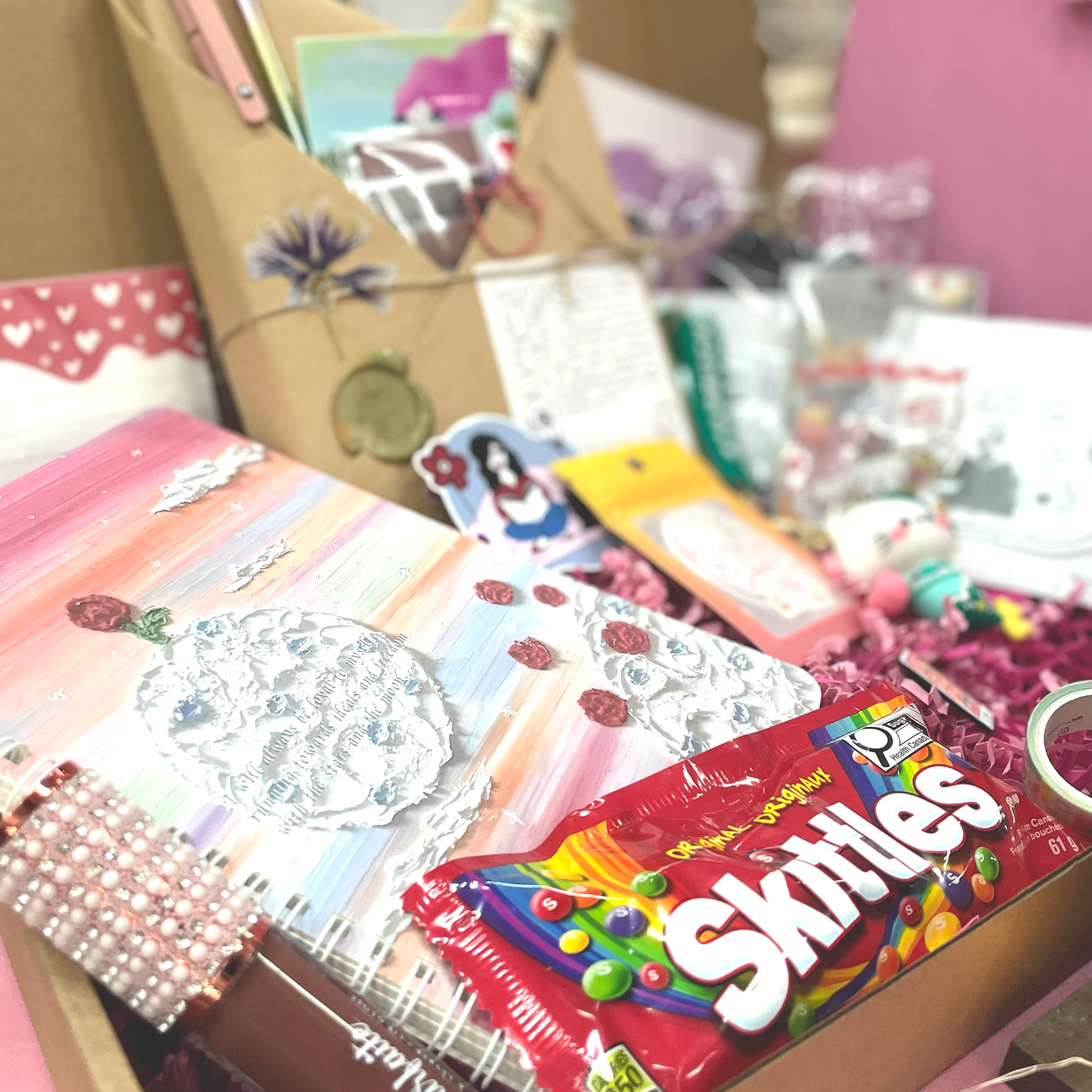 Girly Vibes - Boite mystère avec livre - Adulte