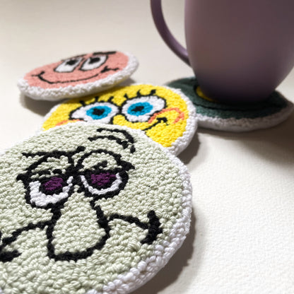 Ensembles de sous-verres faits à la main - Punch needle sur tissu canvas récupéré - Inspirés de dessins animés