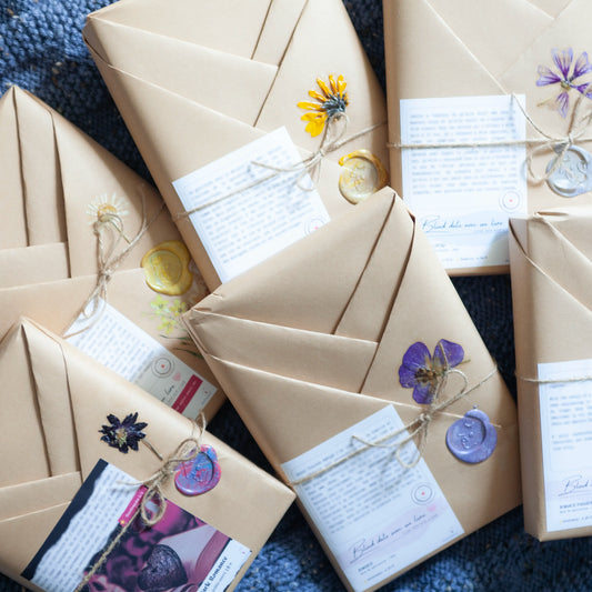 Blind date avec un livre — Abonnement Mensuel - Rendez-vous Livresque Douceur & Découvertes - Auteurs Canadiens & Européens - Adulte