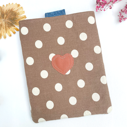 Pochette pour livre fait main - Modèle unique fait de tissus surcyclés (upcycled)