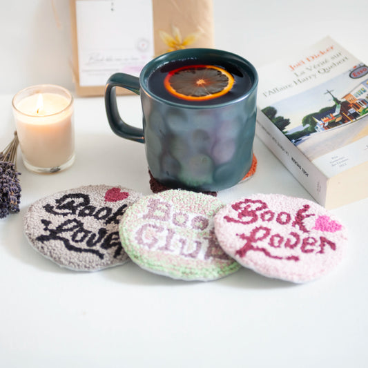 Sous-verres faits à la main - Punch needle sur tissu canvas récupéré - Bookish style