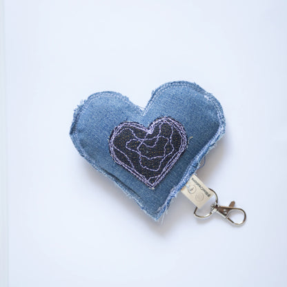 Portes-clés éco-chic en forme de cœur - Glamour - Accessoire stylé - Denim surcyclé - Bag Charms.