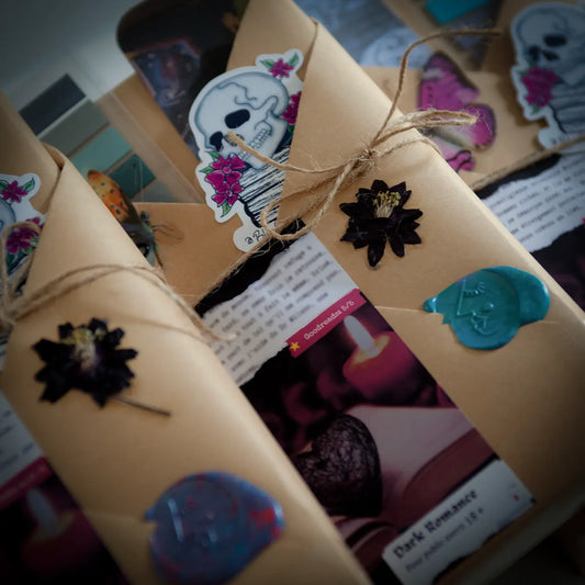 Blind date avec un livre — Abonnement Mensuel - Rendez-vous Livresque Douceur & Découvertes - Auteurs Canadiens & Européens - Adulte