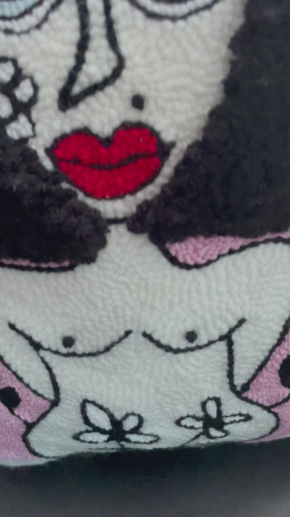 Miss Bettie - Coussin décoratif - Punch needle - Art abstrait