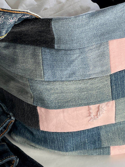 Panier à linge fait de denim surcyclé