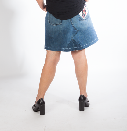 Jupe originale en denim surcyclé - Ultra taille basse - Décoration style Patchwork - Grandeur 12